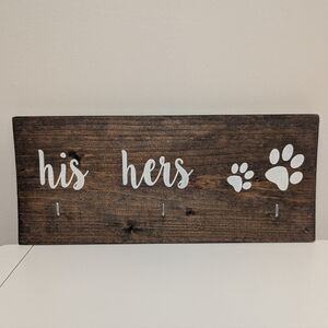 Key and Leash‎ Wall Hanging Decor Piece